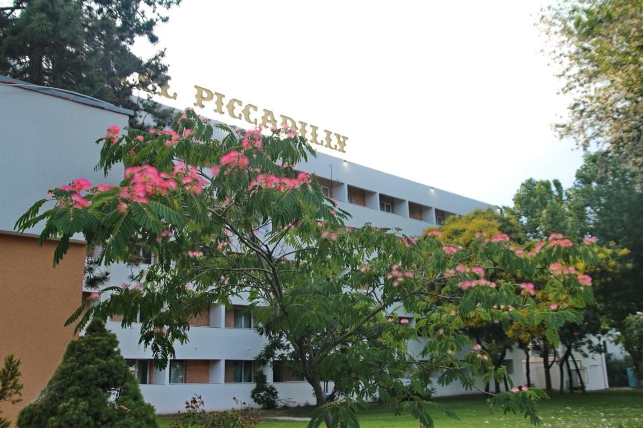 Hotel Piccadilly Mamaia Eksteriør billede