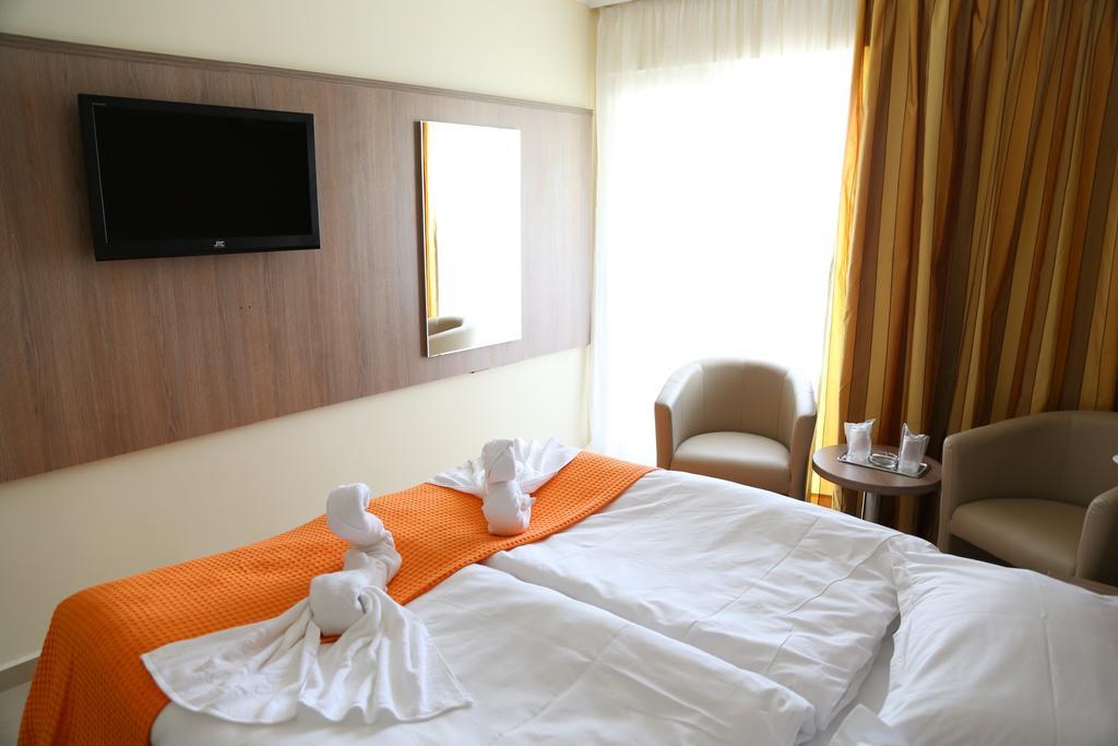 Hotel Piccadilly Mamaia Værelse billede