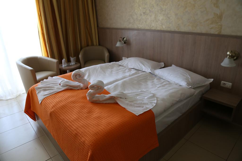 Hotel Piccadilly Mamaia Eksteriør billede