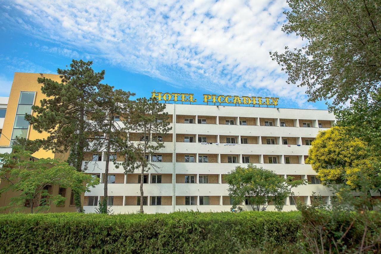 Hotel Piccadilly Mamaia Eksteriør billede