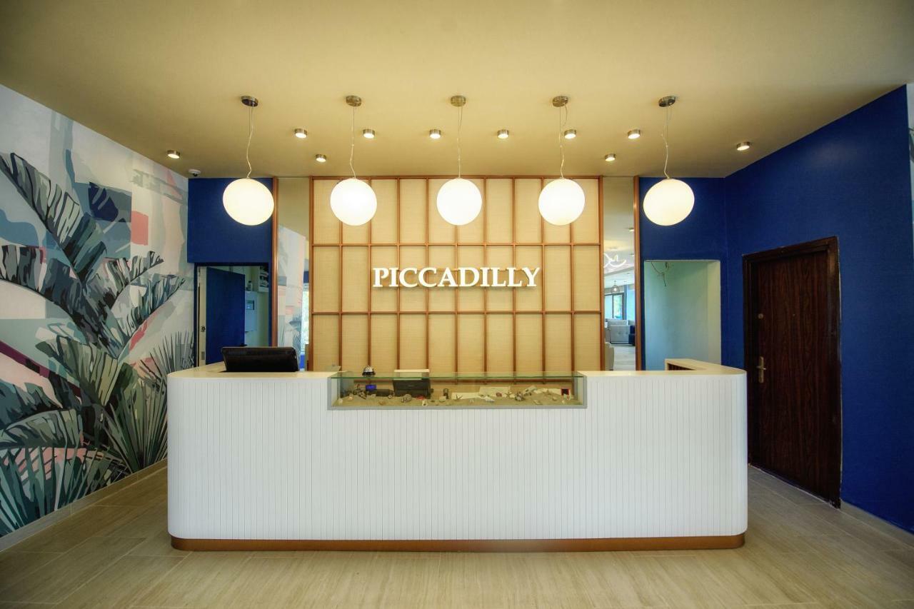 Hotel Piccadilly Mamaia Eksteriør billede
