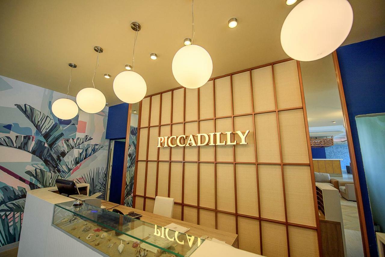 Hotel Piccadilly Mamaia Eksteriør billede
