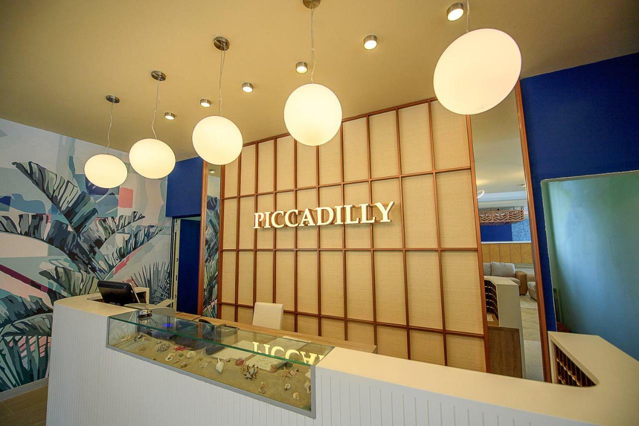 Hotel Piccadilly Mamaia Eksteriør billede